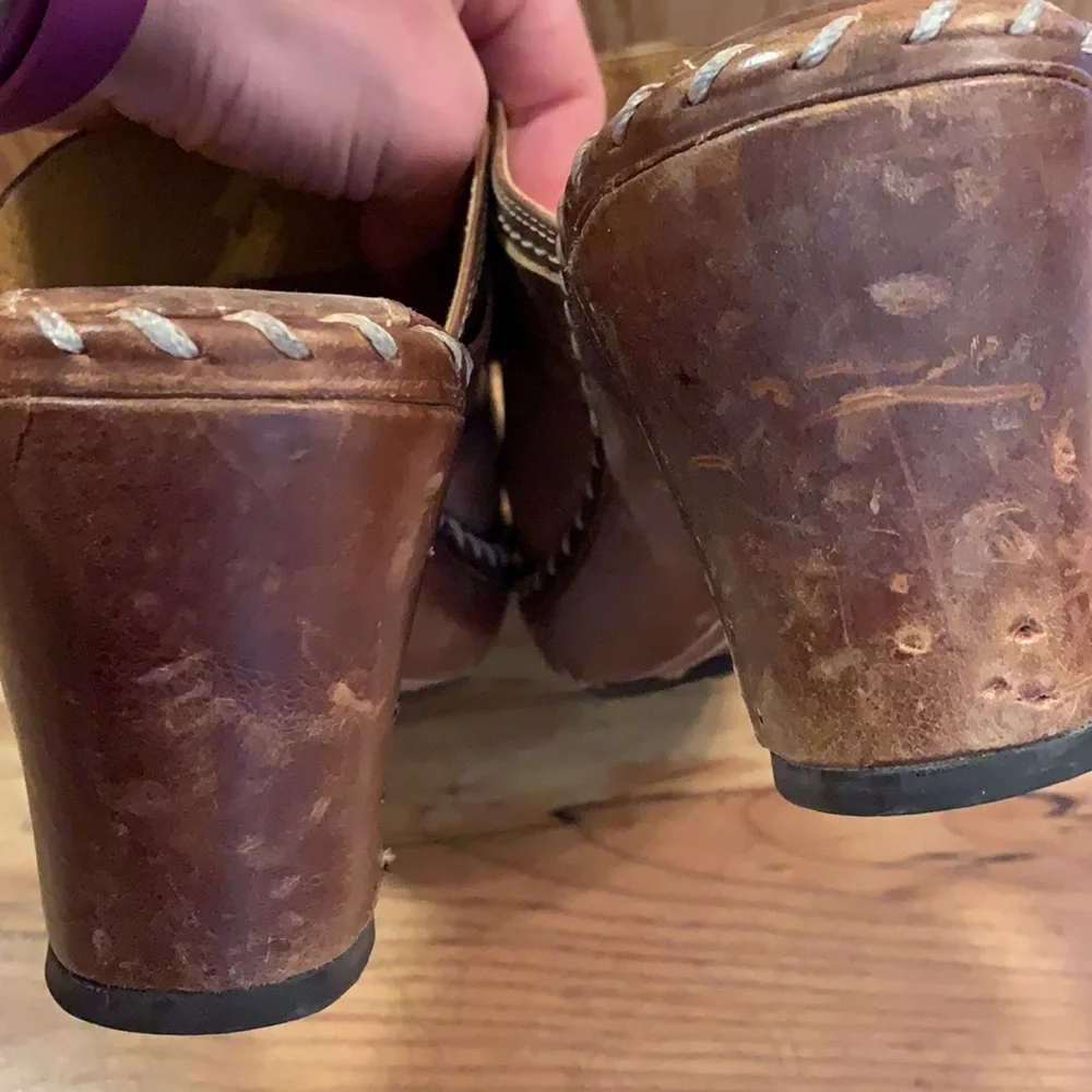 Frye Charlotte leather 8 wedge O ring stitched distressed brown mule clogs VGUC